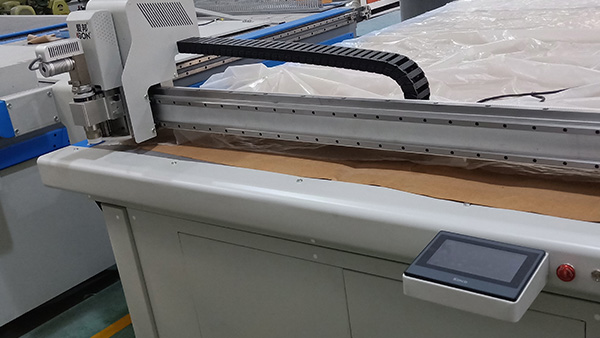 牛皮紙裁切機(jī)